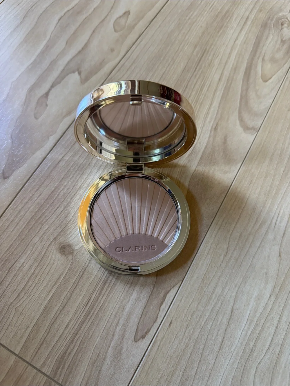 Clarins Radiant Bronzer